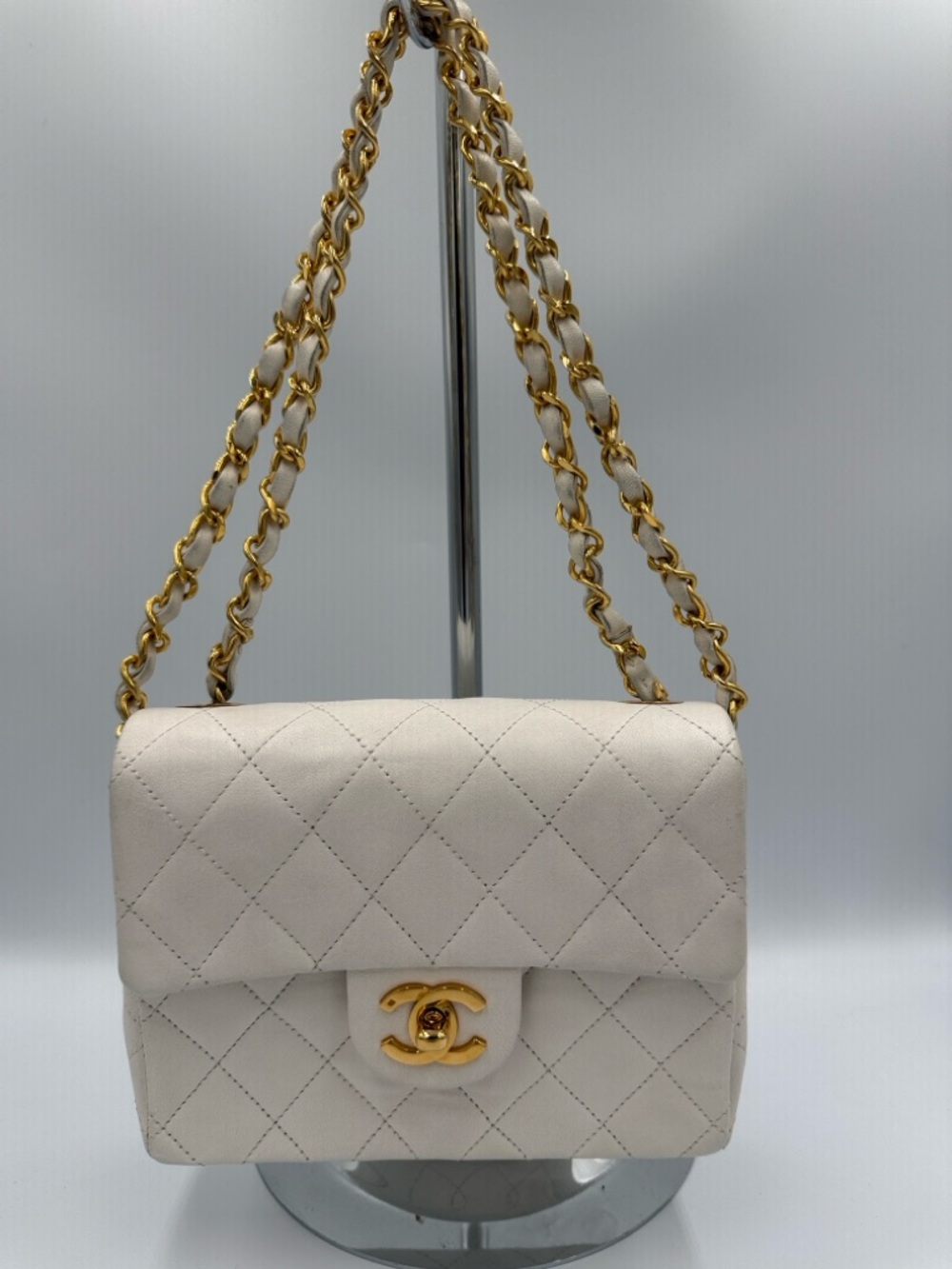 CHANEL White Mini Quilted Shoulder Bag with Gold Chain